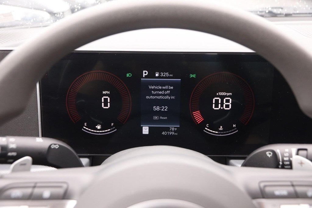 Hyundai Sonata Vehicle Full-screen Gallery Image 13