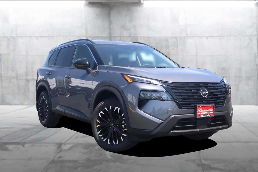 Nissan Rogue Vehicle Full-screen Gallery Image 2