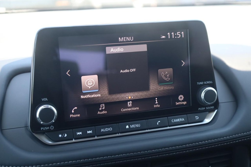 Nissan Rogue Vehicle Full-screen Gallery Image 14
