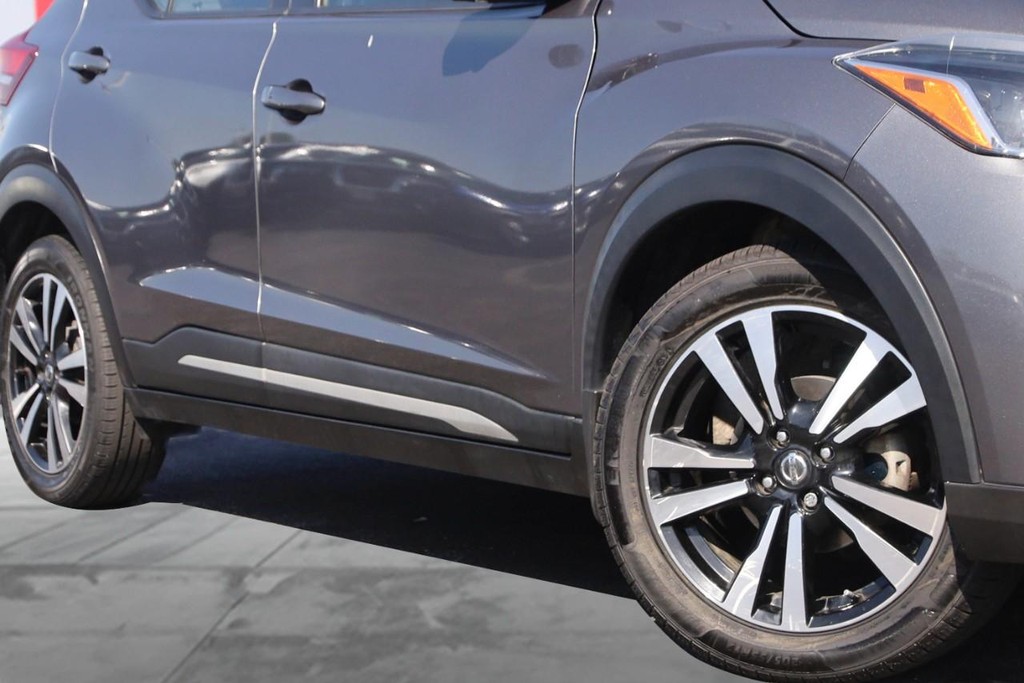 Nissan Kicks Vehicle Image 03