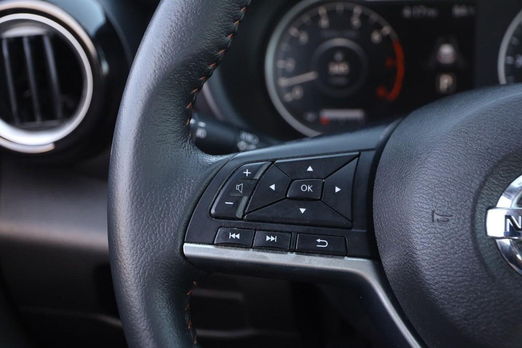 Nissan Kicks Vehicle Image 12