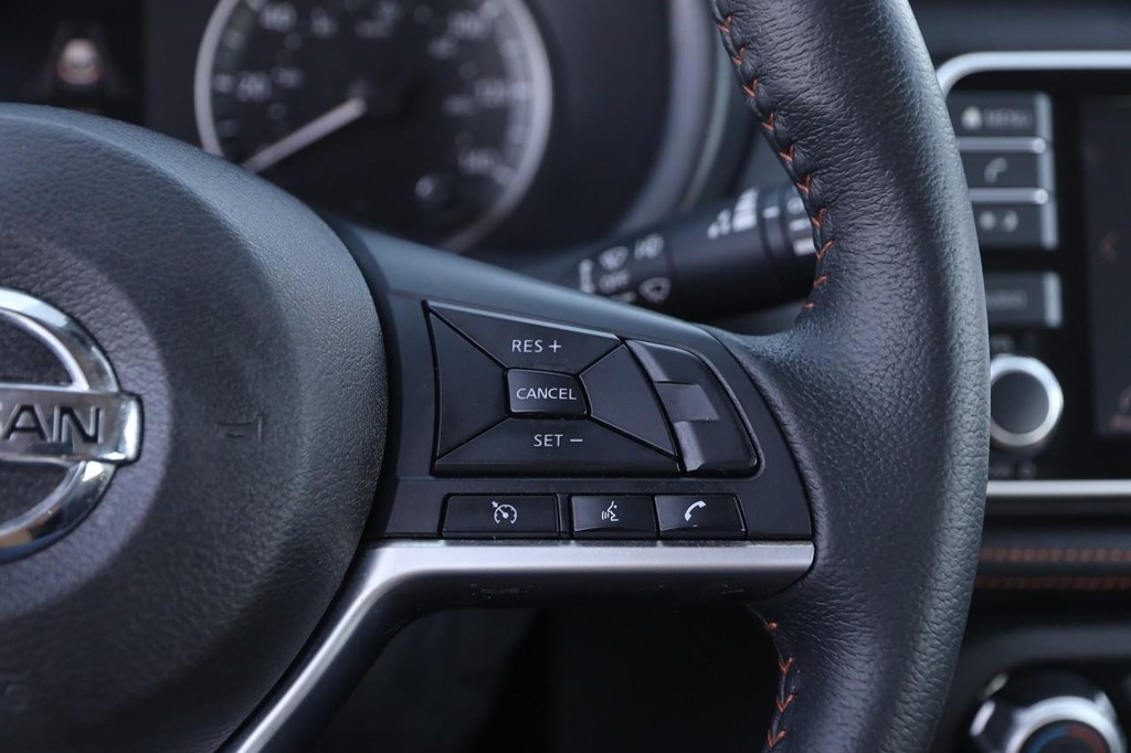 Nissan Kicks Vehicle Image 13