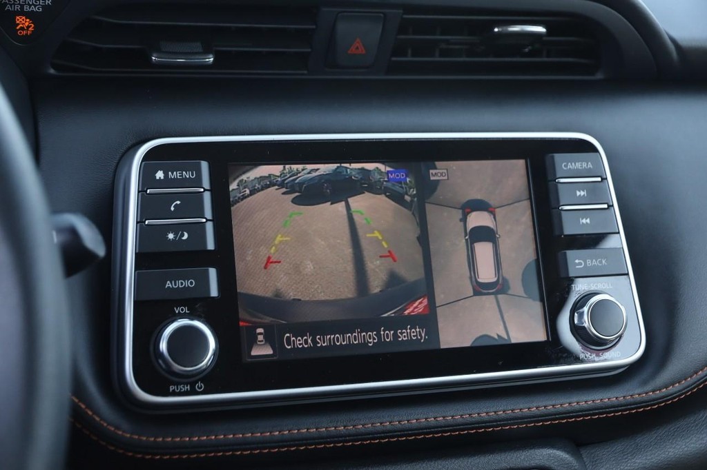Nissan Kicks Vehicle Image 17