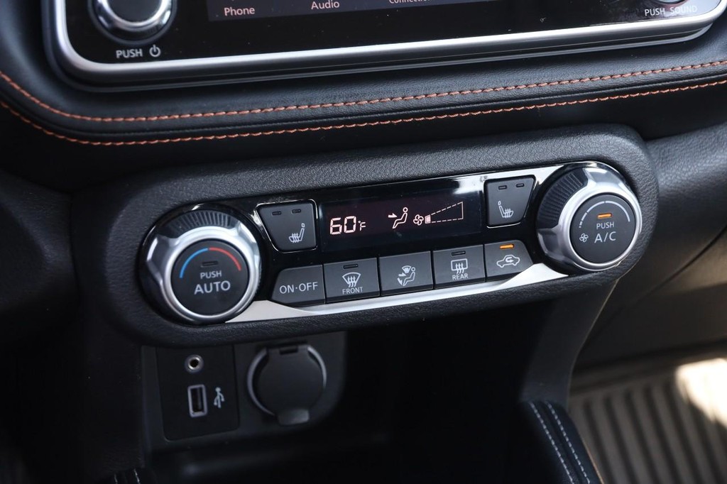 Nissan Kicks Vehicle Image 18