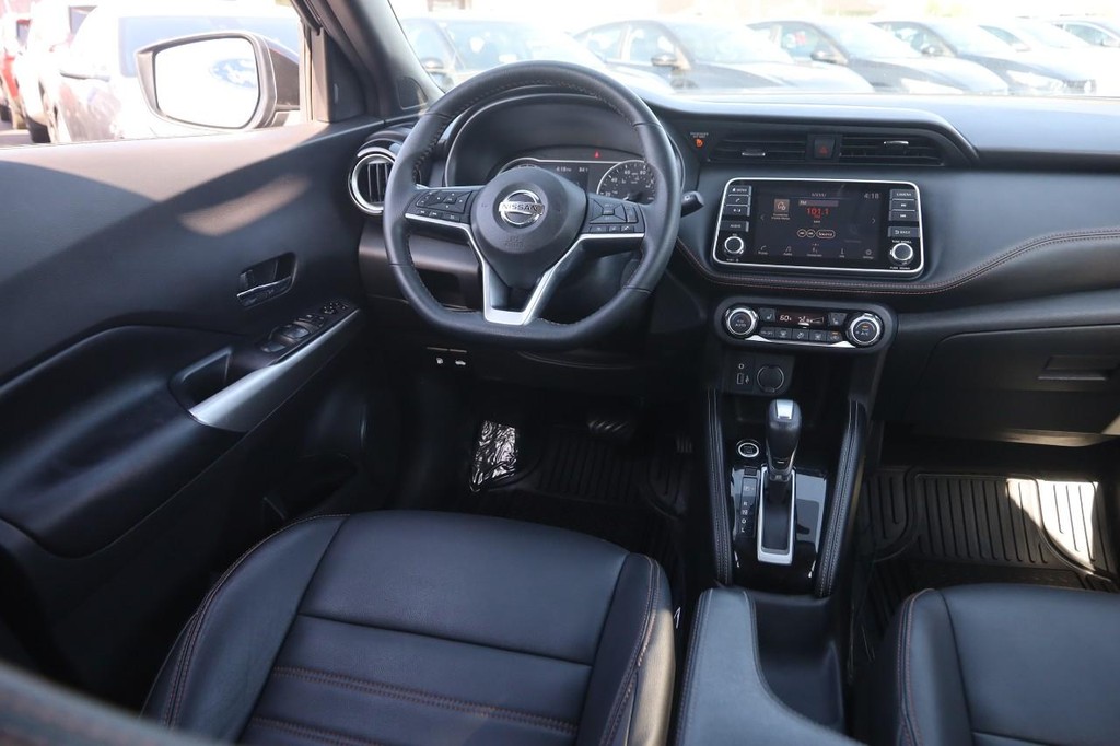 Nissan Kicks Vehicle Image 21