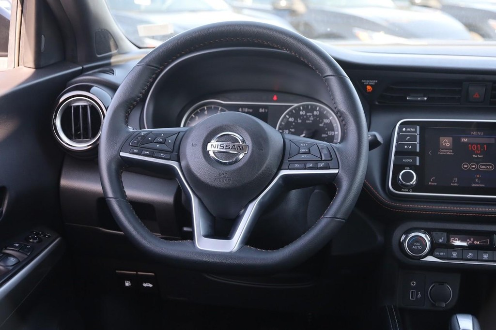 Nissan Kicks Vehicle Image 22