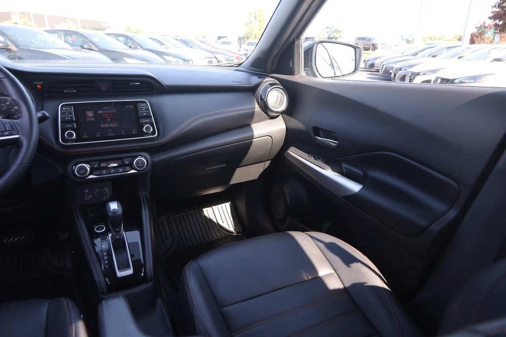 Nissan Kicks Vehicle Image 24