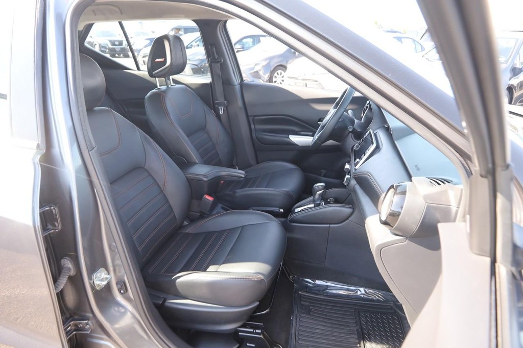Nissan Kicks Vehicle Image 25