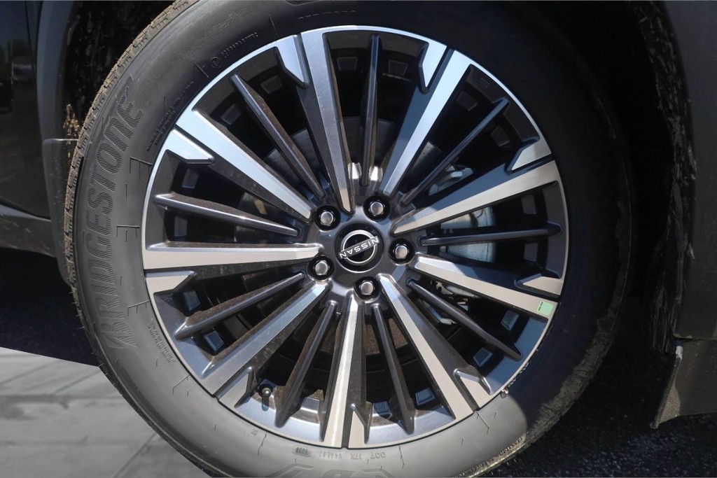Nissan Pathfinder Vehicle Image 03