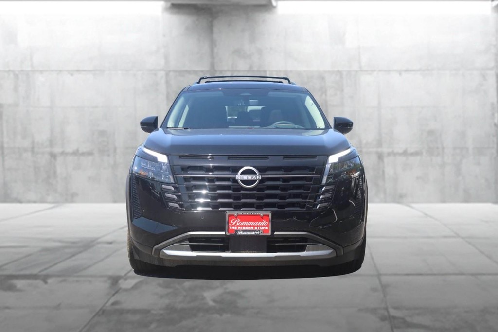 Nissan Pathfinder Vehicle Image 04