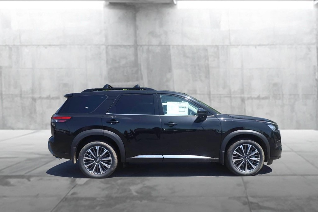 Nissan Pathfinder Vehicle Image 05