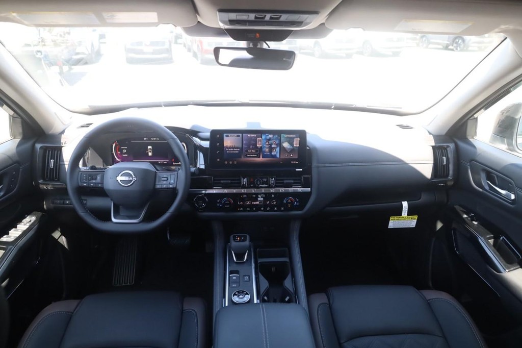 Nissan Pathfinder Vehicle Image 07
