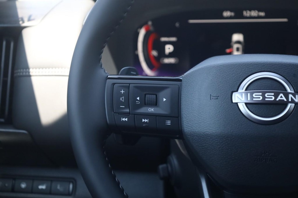 Nissan Pathfinder Vehicle Image 10