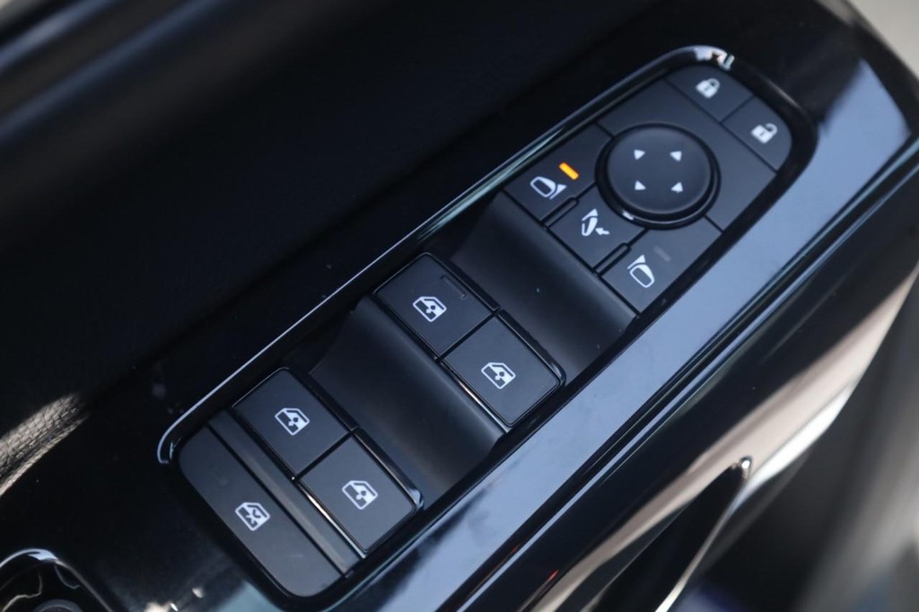 Nissan Pathfinder Vehicle Image 11