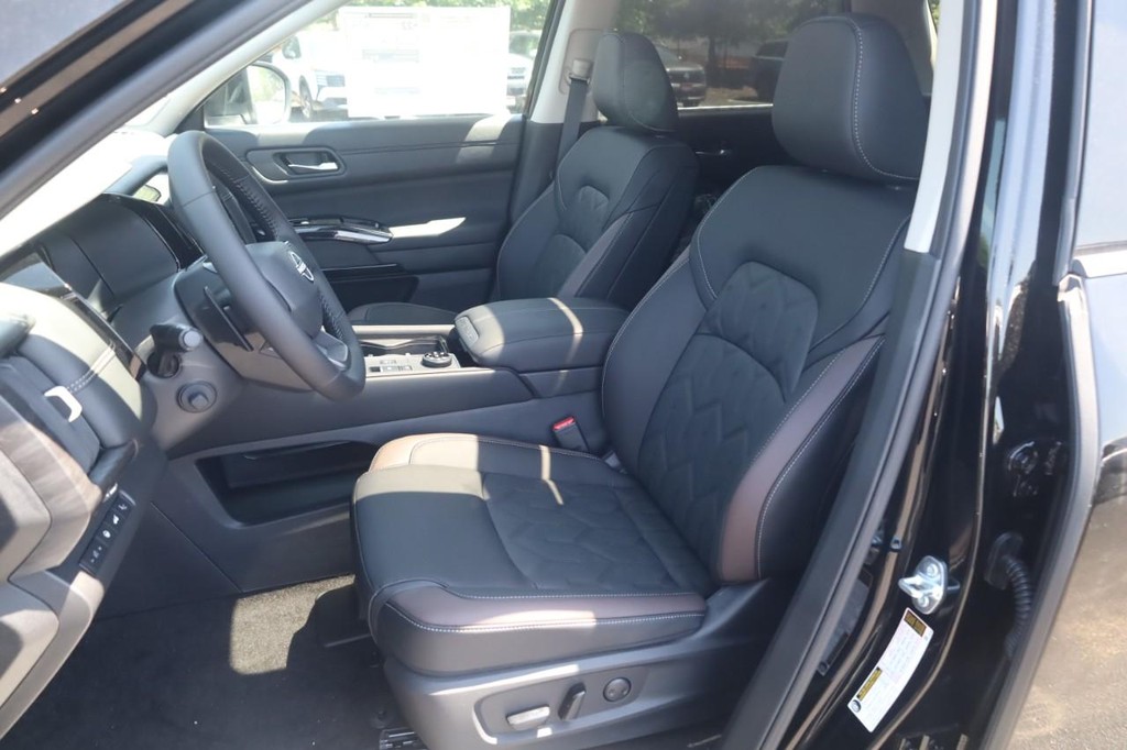 Nissan Pathfinder Vehicle Image 21