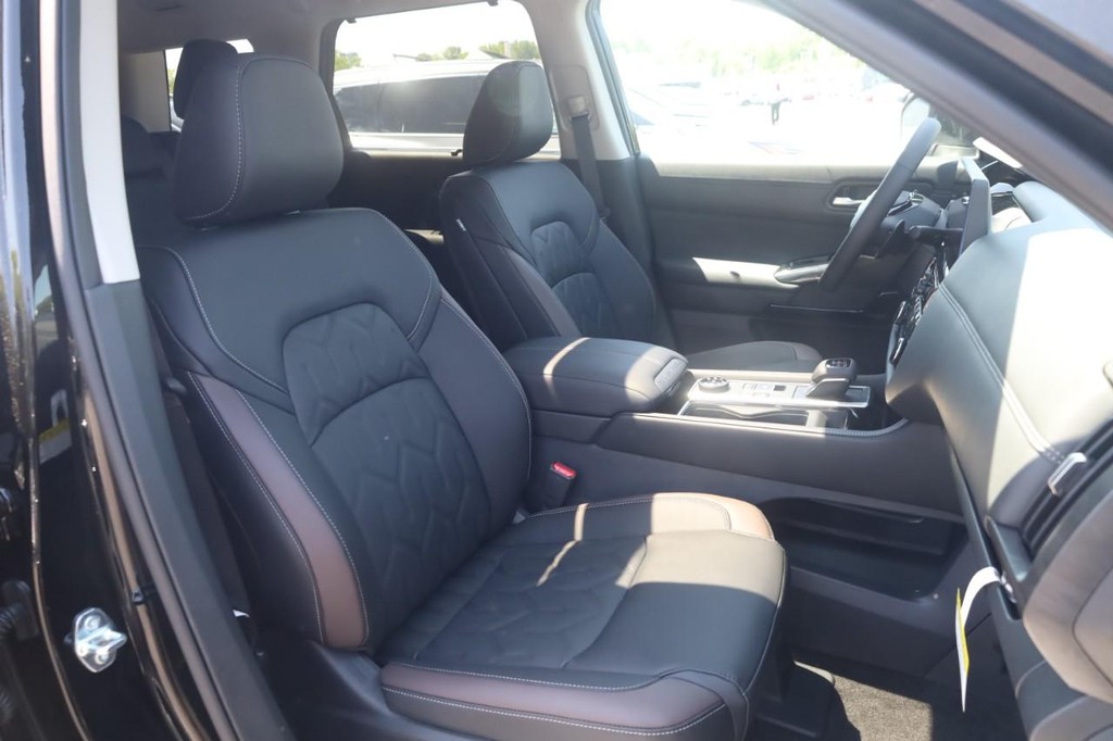 Nissan Pathfinder Vehicle Image 22
