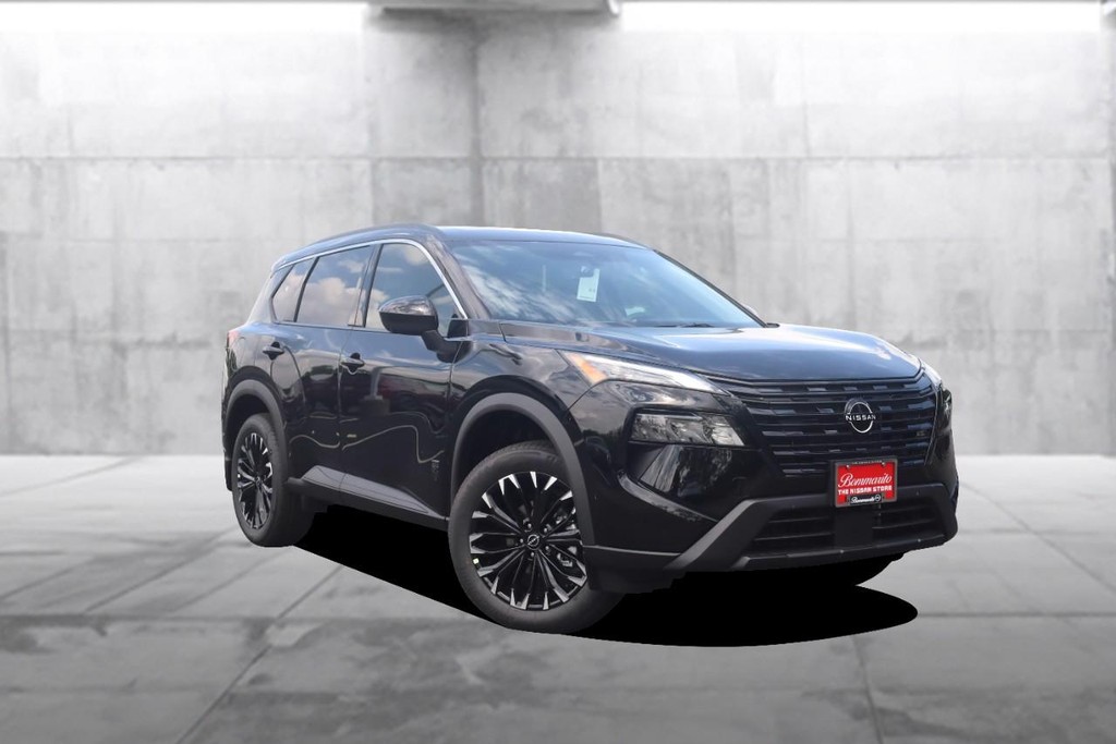 Nissan Rogue Vehicle Image 02