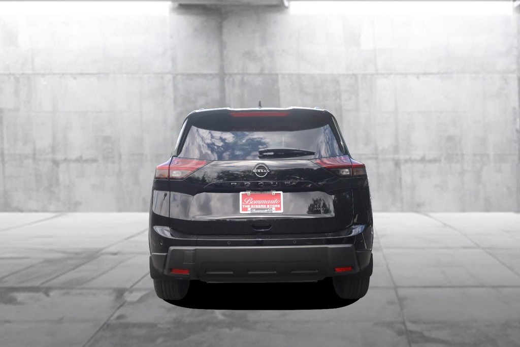 Nissan Rogue Vehicle Image 06