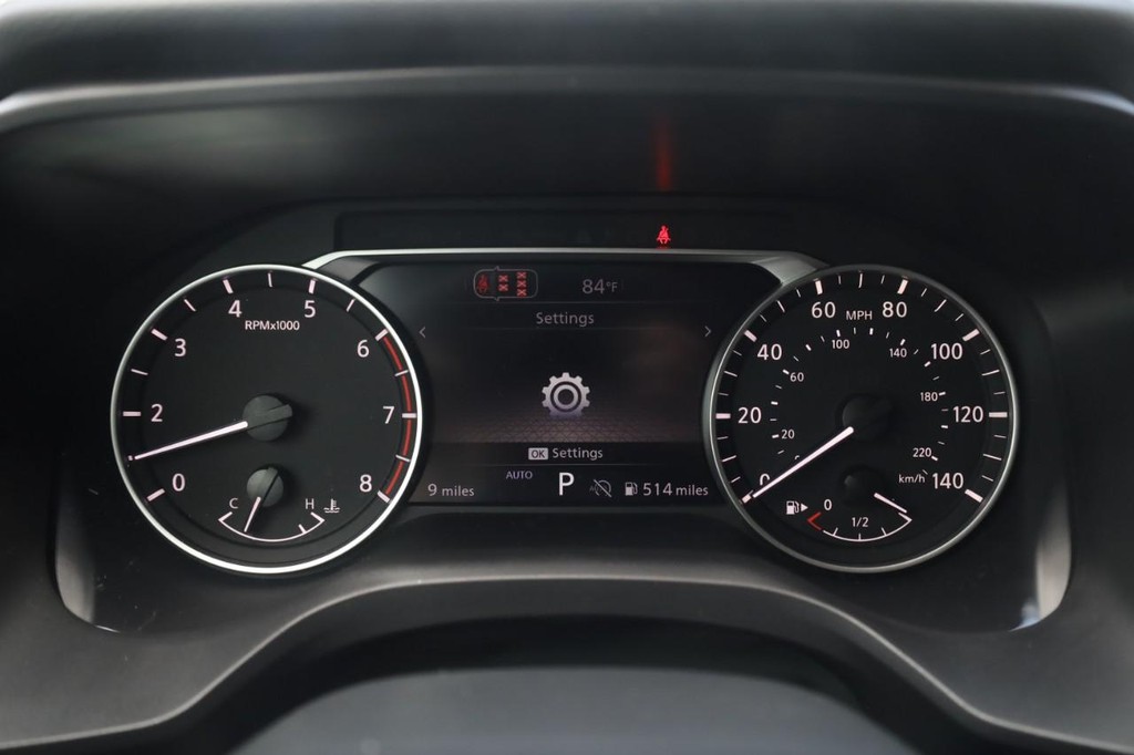 Nissan Rogue Vehicle Image 13