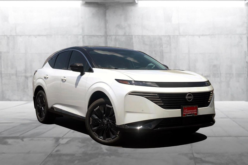 Nissan Murano Vehicle Image 02