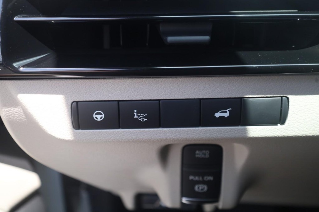 Nissan Murano Vehicle Image 13