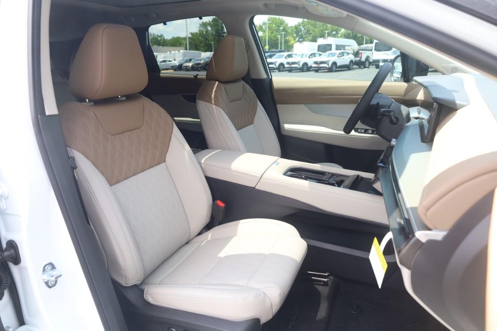 Nissan Murano Vehicle Image 21