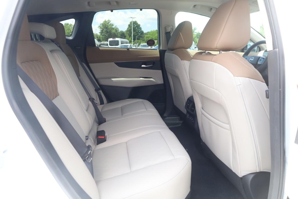 Nissan Murano Vehicle Image 22