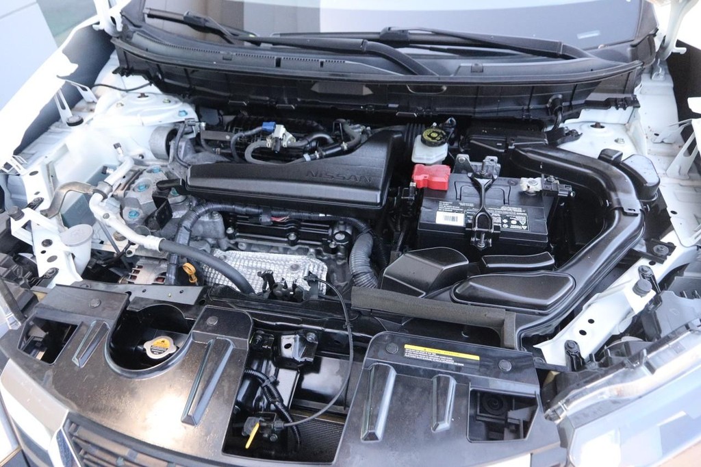 Nissan Rogue Vehicle Full-screen Gallery Image 27