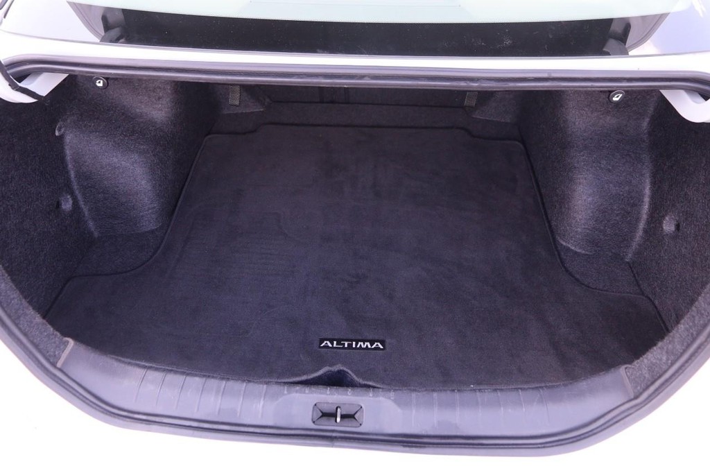 Nissan Altima Vehicle Image 07
