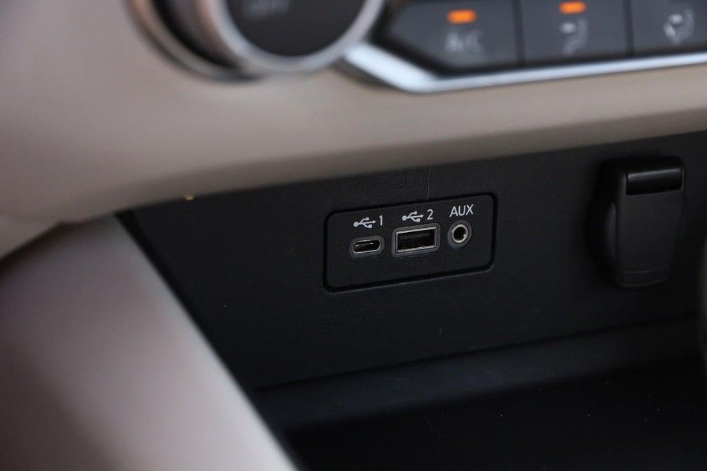 Nissan Altima Vehicle Image 18