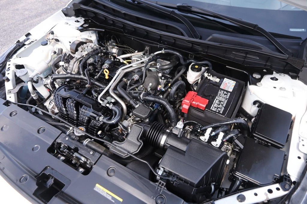 Nissan Altima Vehicle Image 25