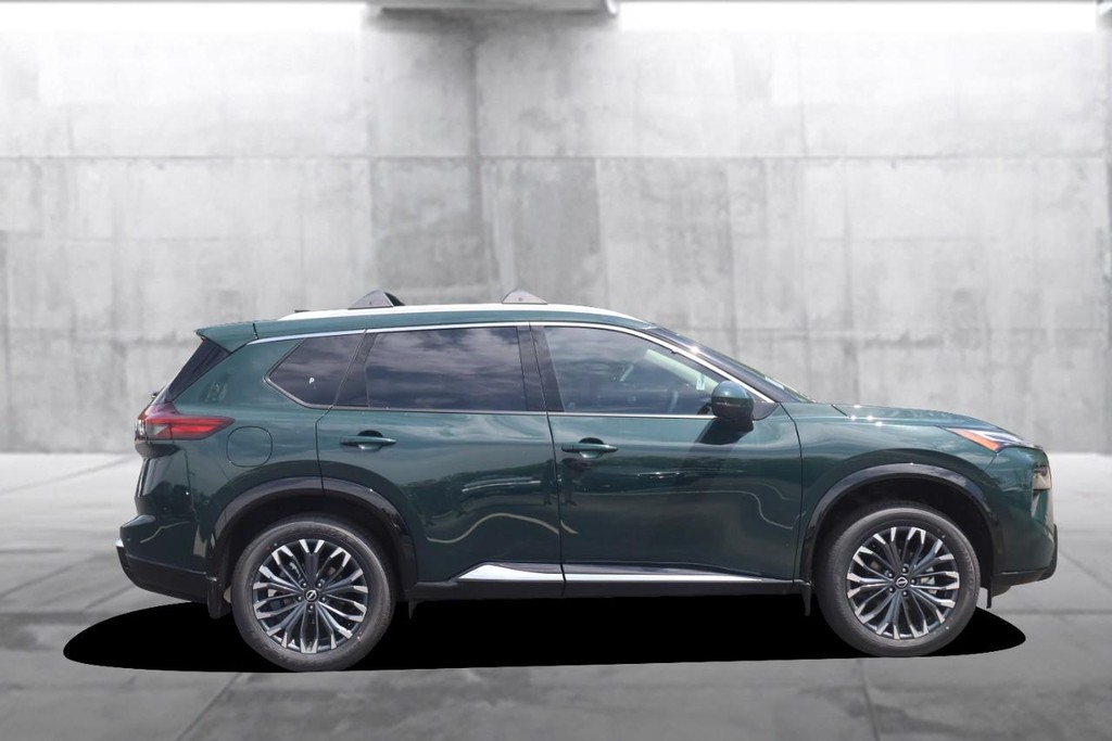 Nissan Rogue Vehicle Image 05