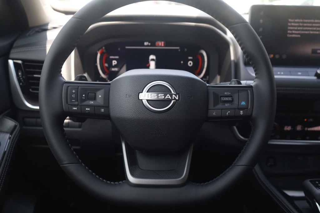 Nissan Rogue Vehicle Image 08