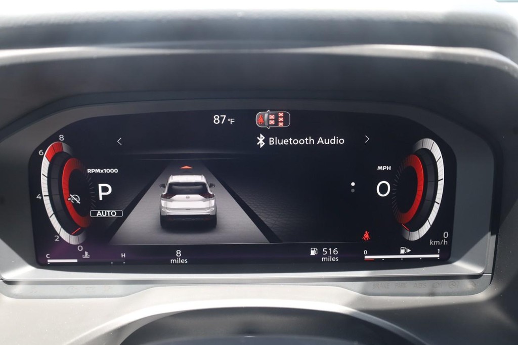 Nissan Rogue Vehicle Image 14