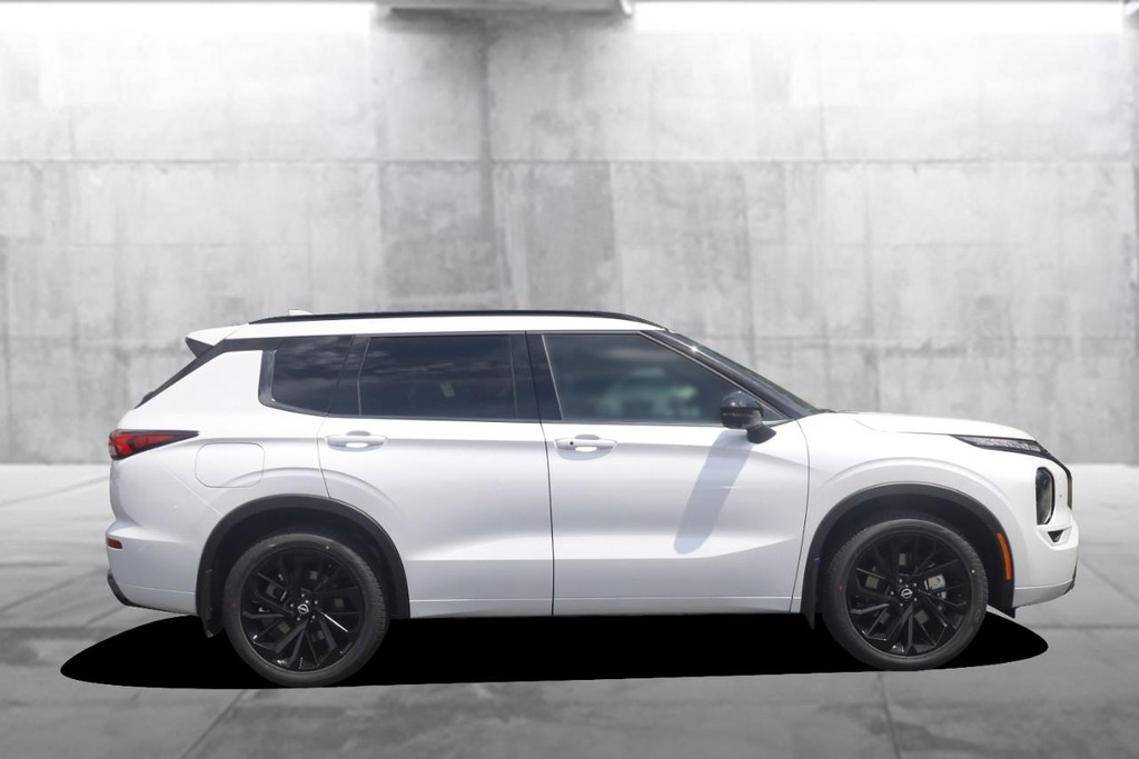 Nissan Rogue Plug-In Hybrid Vehicle Image 05