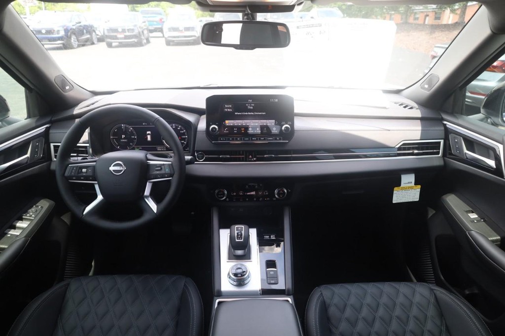 Nissan Rogue Plug-In Hybrid Vehicle Image 07