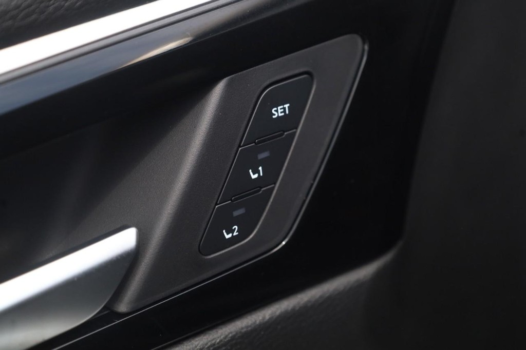 Nissan Rogue Plug-In Hybrid Vehicle Image 12