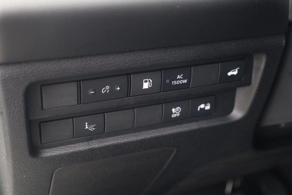 Nissan Rogue Plug-In Hybrid Vehicle Image 13