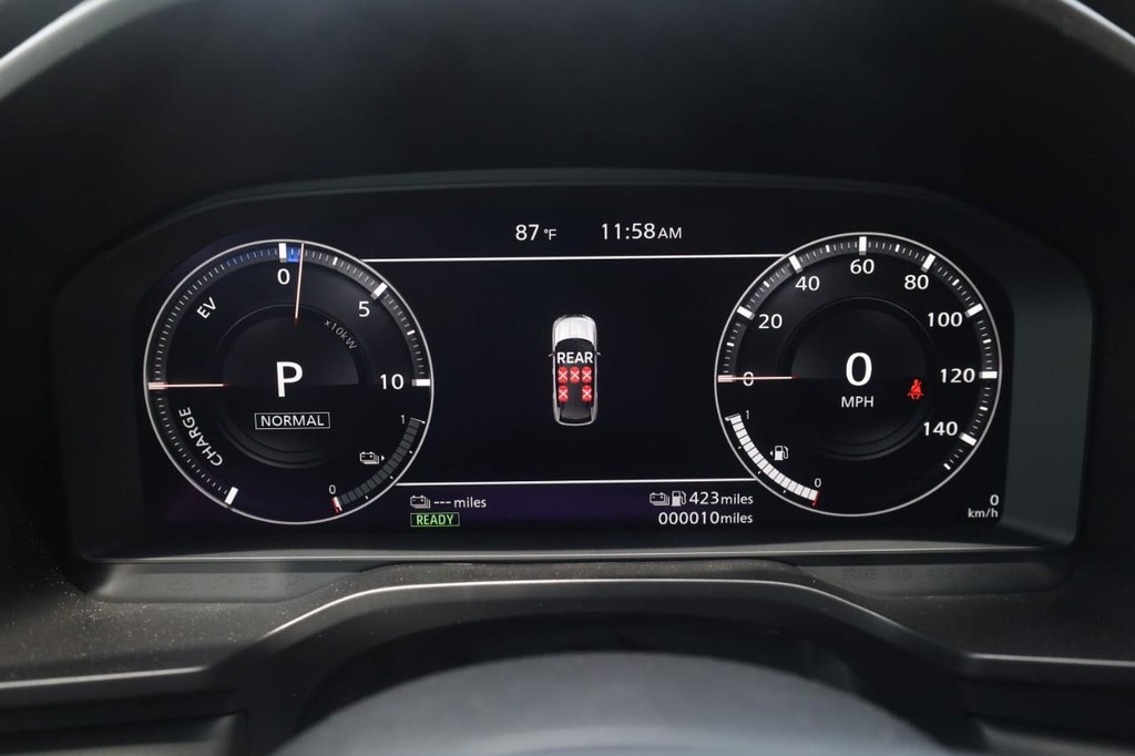 Nissan Rogue Plug-In Hybrid Vehicle Image 14