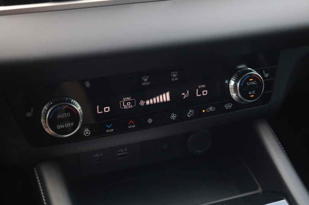 Nissan Rogue Plug-In Hybrid Vehicle Image 17