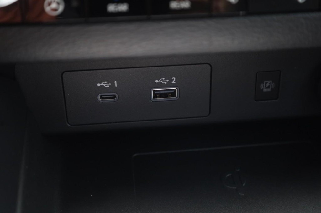 Nissan Rogue Plug-In Hybrid Vehicle Image 18