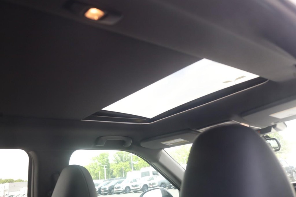 Nissan Rogue Plug-In Hybrid Vehicle Image 25