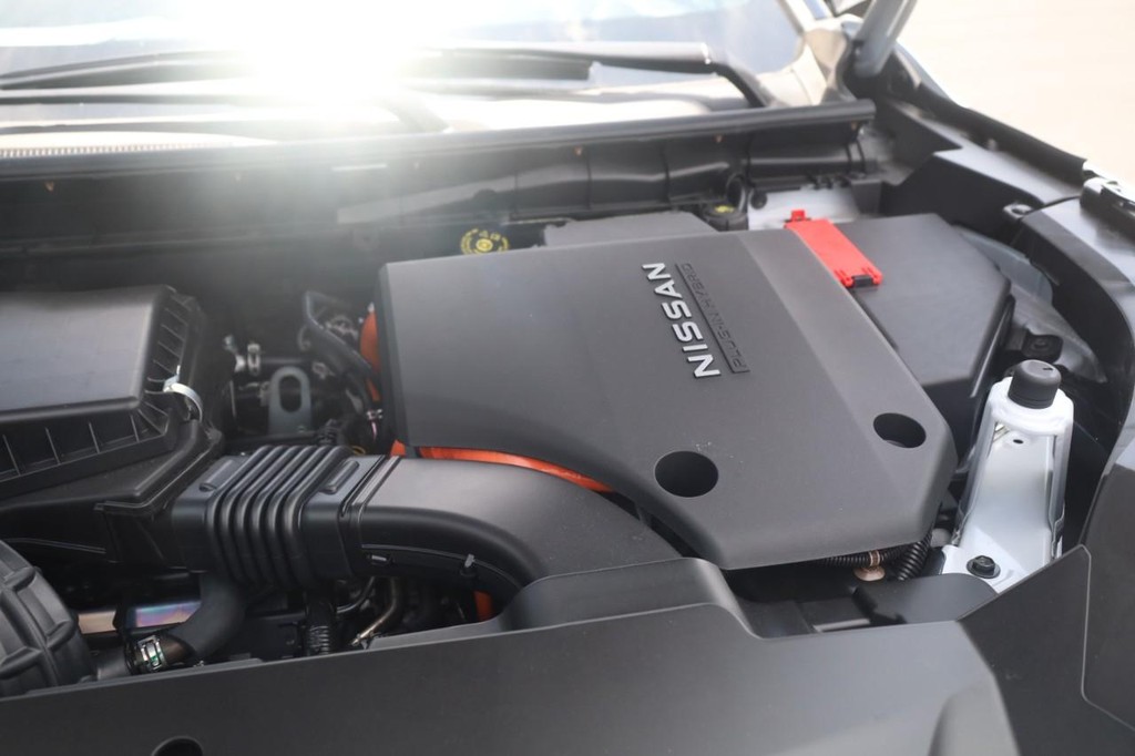 Nissan Rogue Plug-In Hybrid Vehicle Image 27