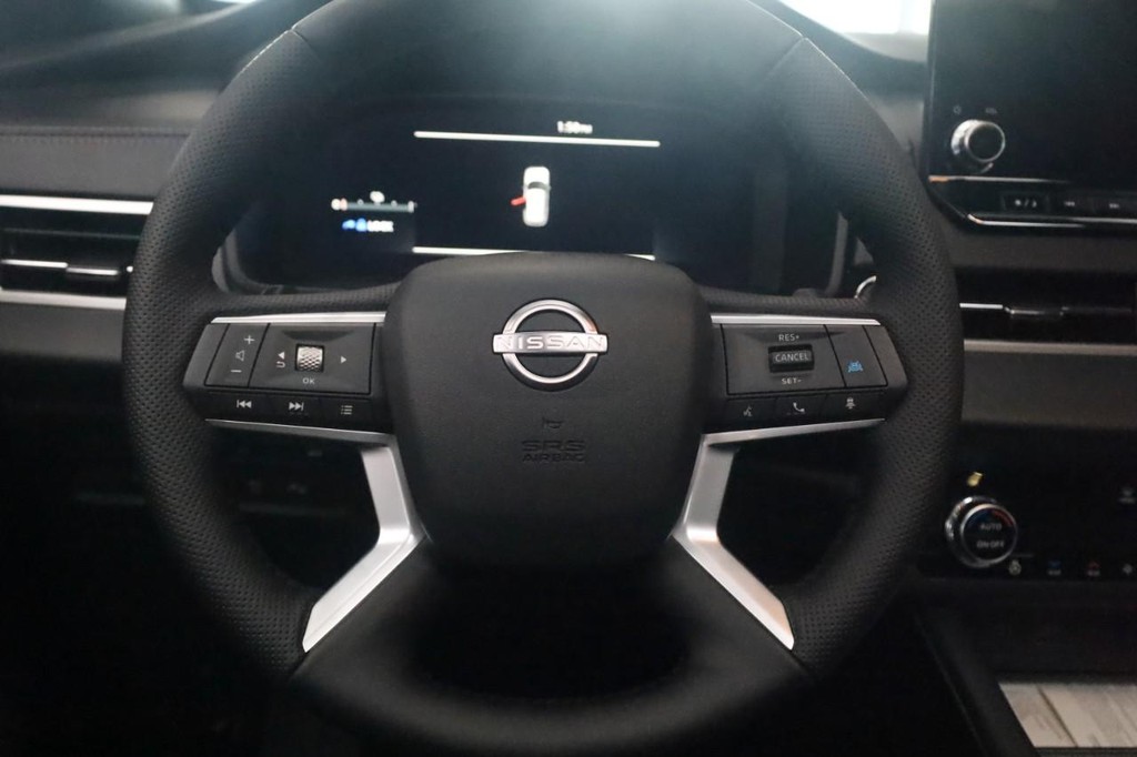 Nissan Rogue Plug-In Hybrid Vehicle Image 07
