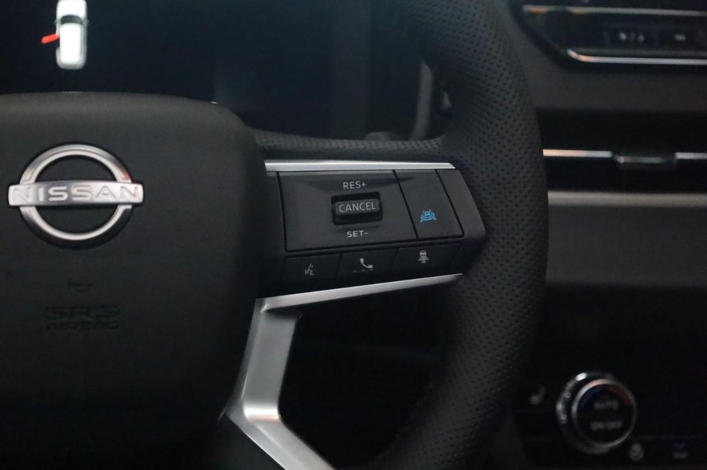 Nissan Rogue Plug-In Hybrid Vehicle Image 08