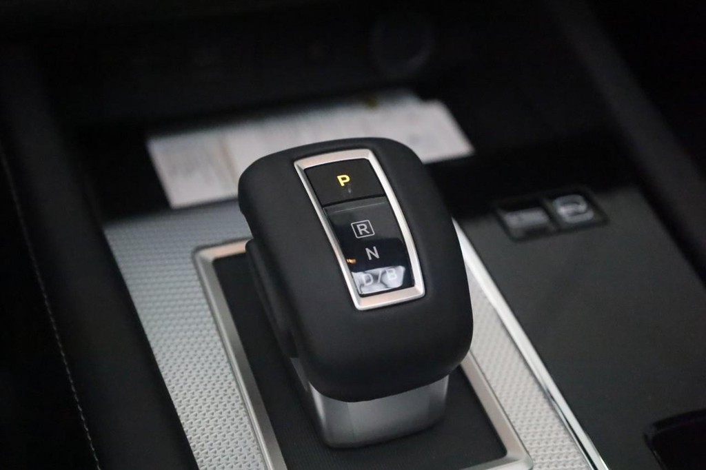 Nissan Rogue Plug-In Hybrid Vehicle Image 19