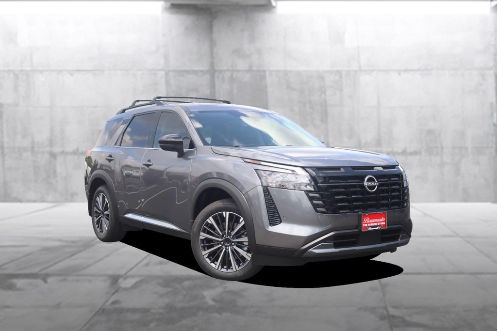 Nissan Pathfinder Vehicle Image 02