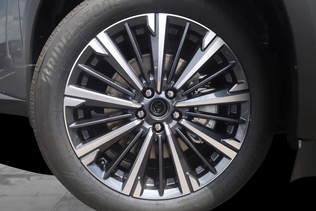 Nissan Pathfinder Vehicle Image 03