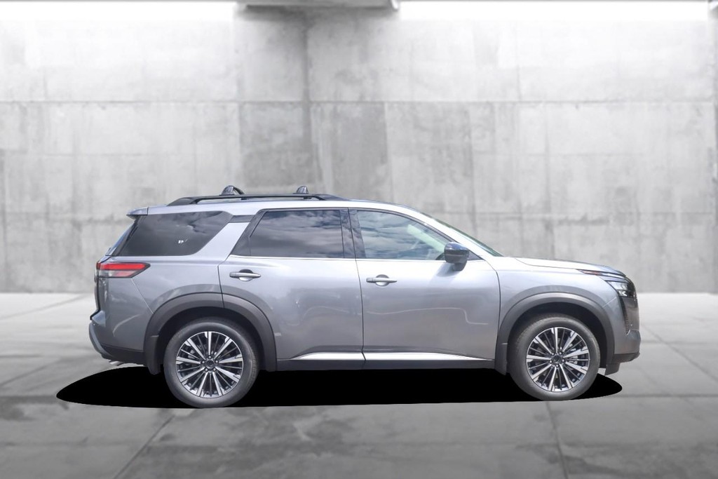 Nissan Pathfinder Vehicle Image 05