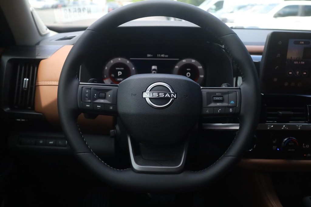 Nissan Pathfinder Vehicle Image 08